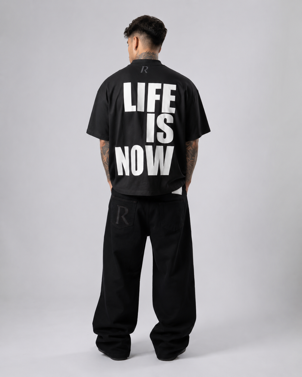 T-shirt - Life is Now Black